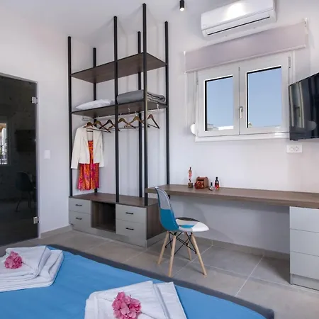 Villa Luxury Eva-mari With Jacuzzi, 50m From The Stalos
