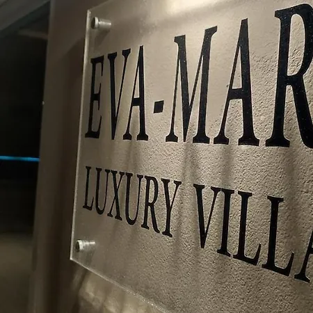 Luxury Eva-mari With Jacuzzi, 50m From The Villa