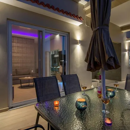 Villa Luxury Eva-mari With Jacuzzi, 50m From The Beach